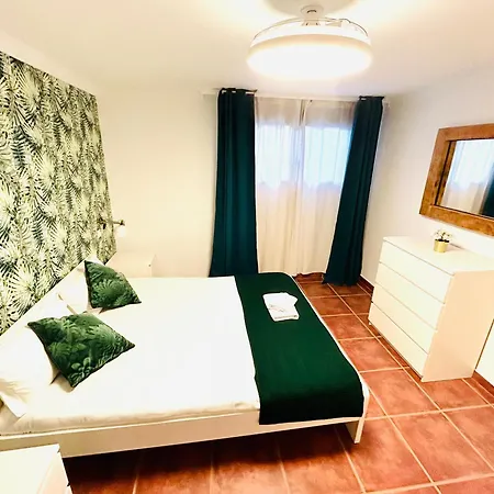 Sea Breeze Apartment *